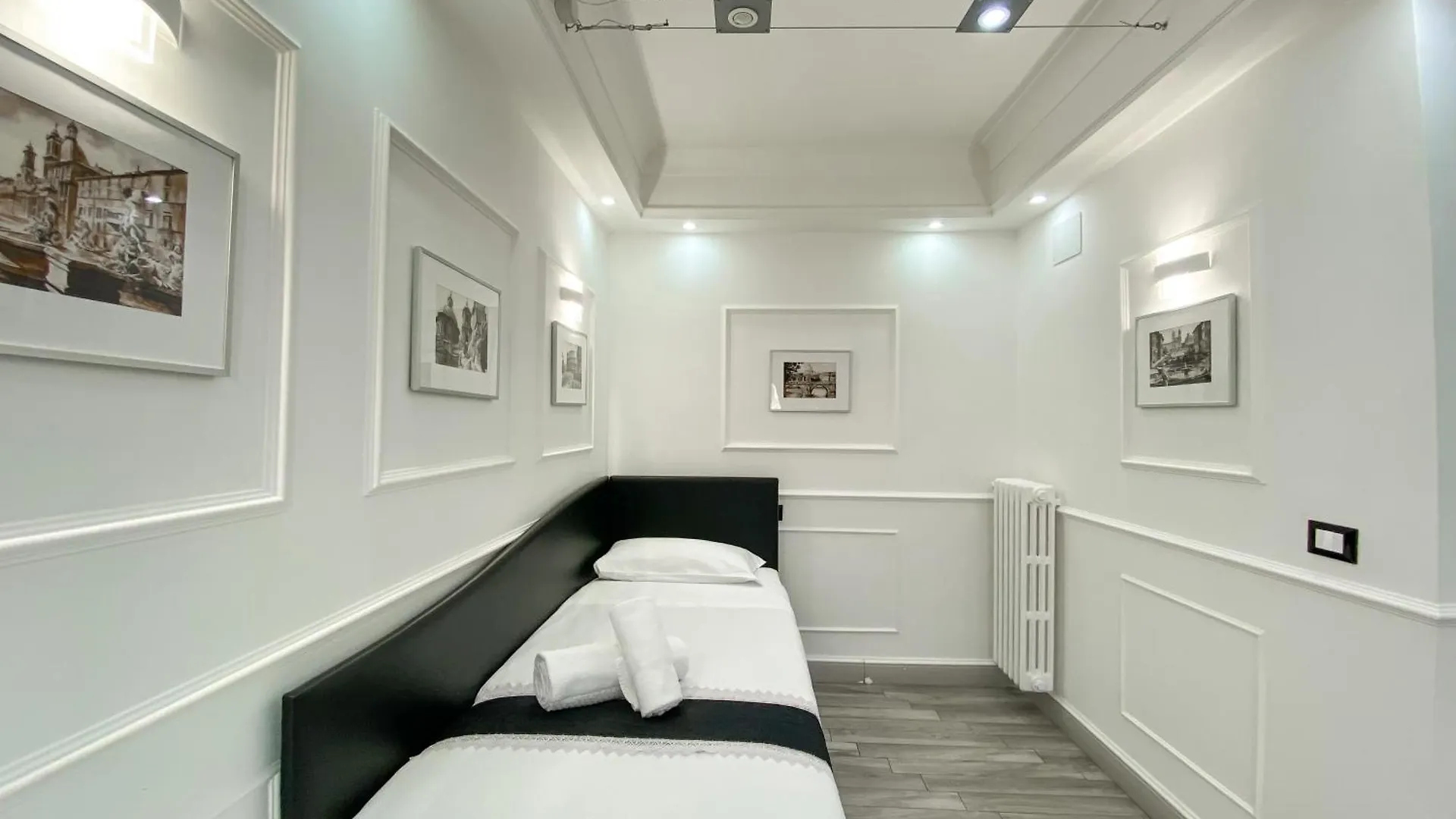 Locanda Parlamento Rome 3*,